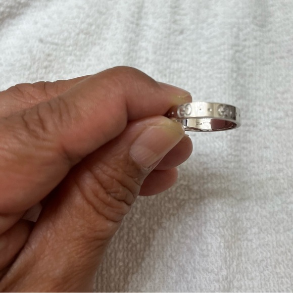 Authentic Gucci ring band  18k. Made  in Italy - Picture 6 of 10